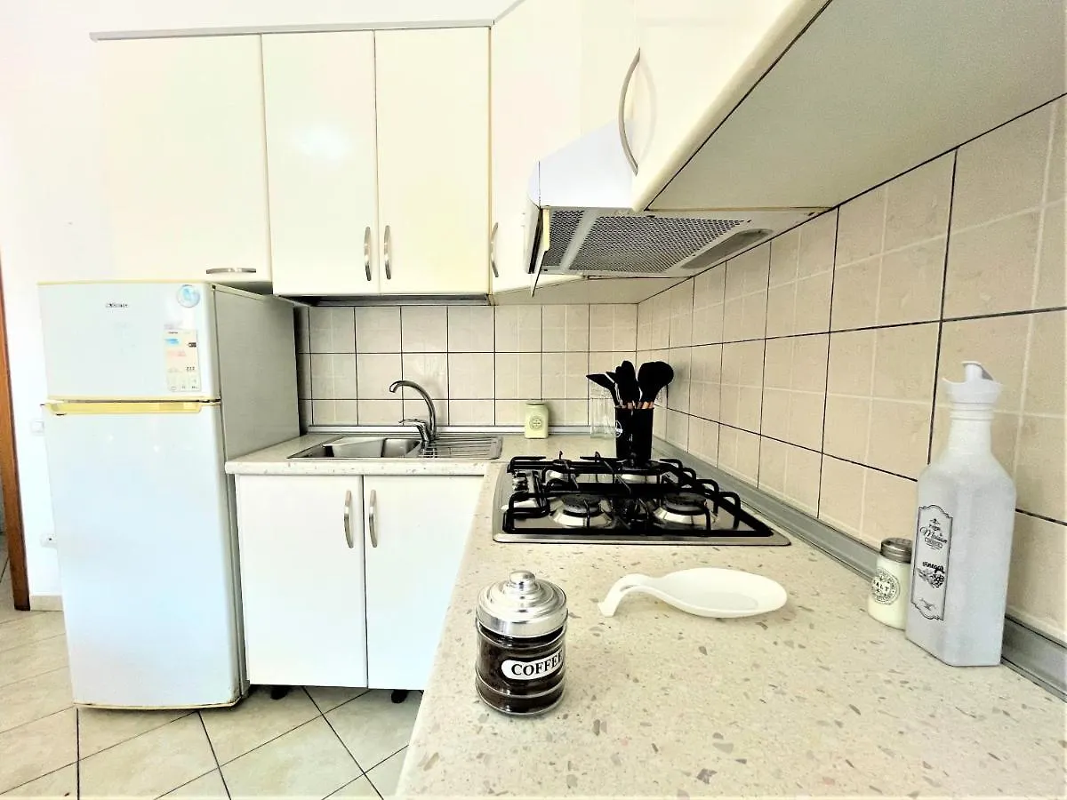 Pothos' House Apartment Vlore