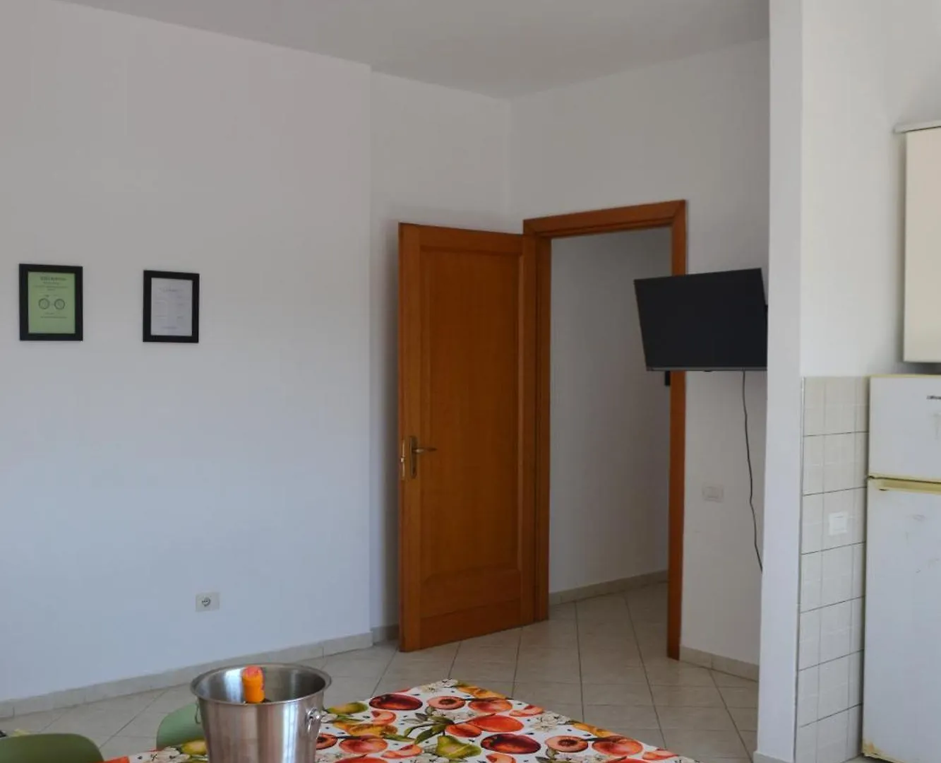 Pothos' House Apartment Vlore